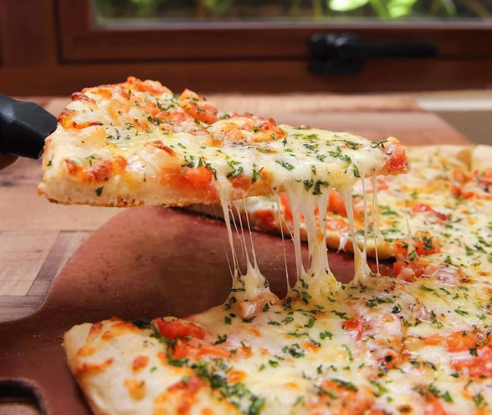 Pala Pizza - ¡INTRODUCIENDONuestra Pizzotta ahora con Masa Fina!‼️🍕 16  pedazos de puro sabor por $955. Comparte en grande con tu familia y  disfruta lo nuevo de #PalaPizza 🤩 Disponible en todas